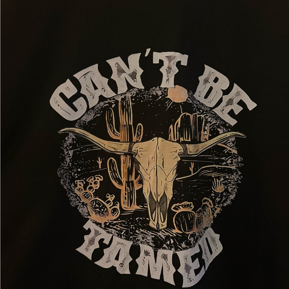Can't Be Tamed Black T-Shirt - Picture 9 of 10